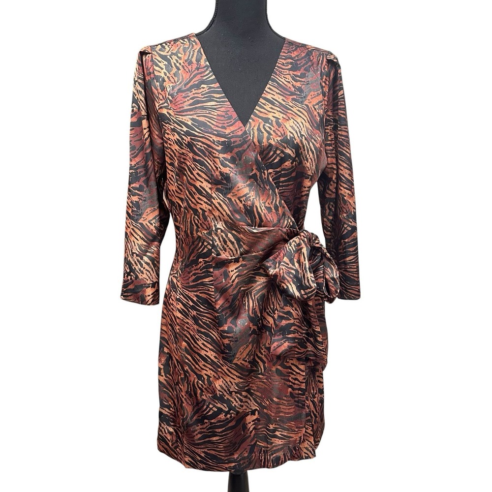 Socialite Womens Long Sleeve Wrap Mini Dress Size Medium Tiger Stripe V-Neck